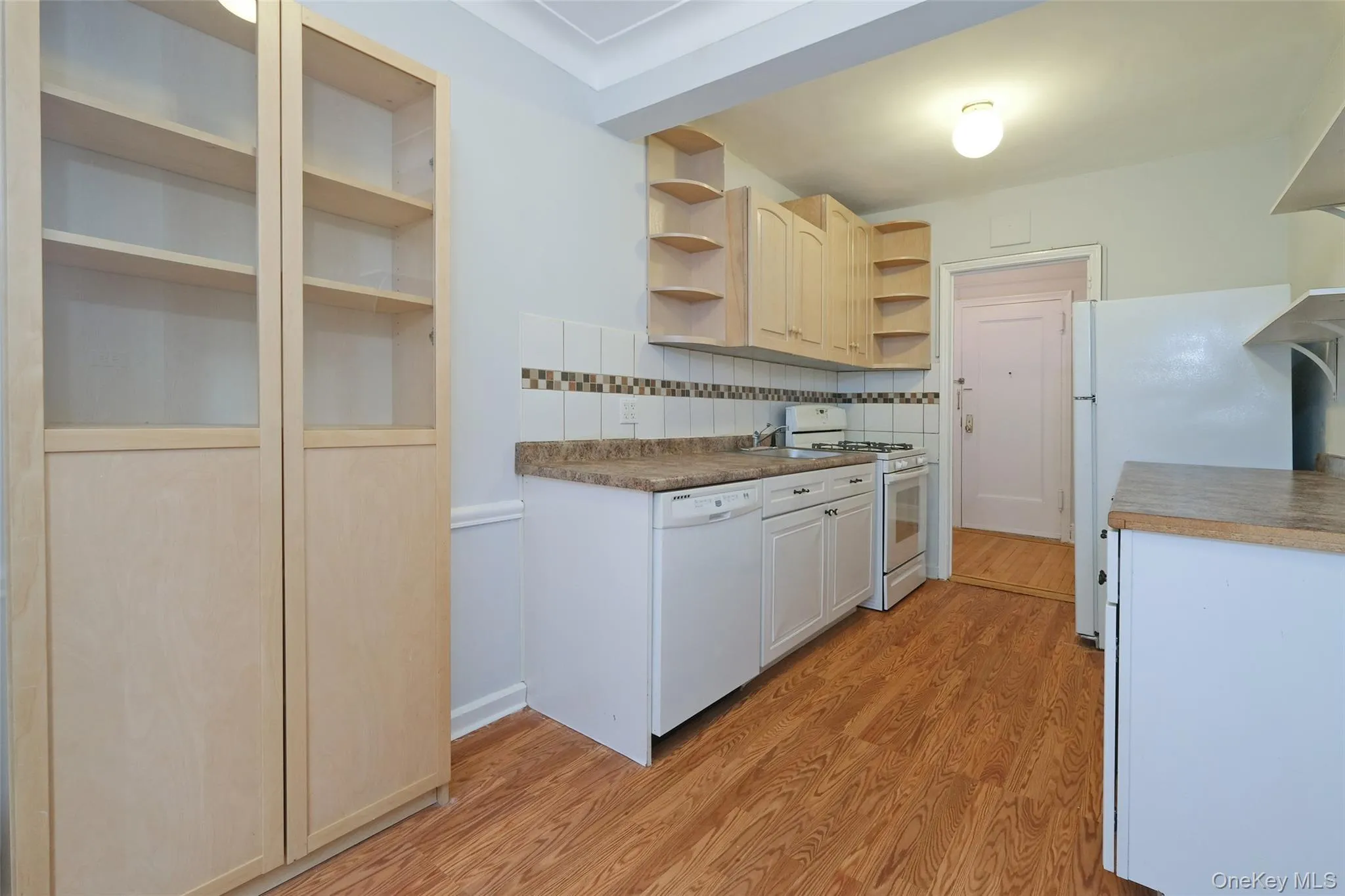 1 Broad Parkway, White Plains, NY, 1 Bedroom Bedrooms, 3 Rooms Rooms,1 BathroomBathrooms,Residential Lease,For Rent,Broad Parkway,0,1055054 1 Broad Parkway, White Plains, NY, 1 Bedroom Bedrooms, 3 Rooms Rooms,1 BathroomBathrooms,Residential Lease,For Rent,Broad Parkway,0,1055054