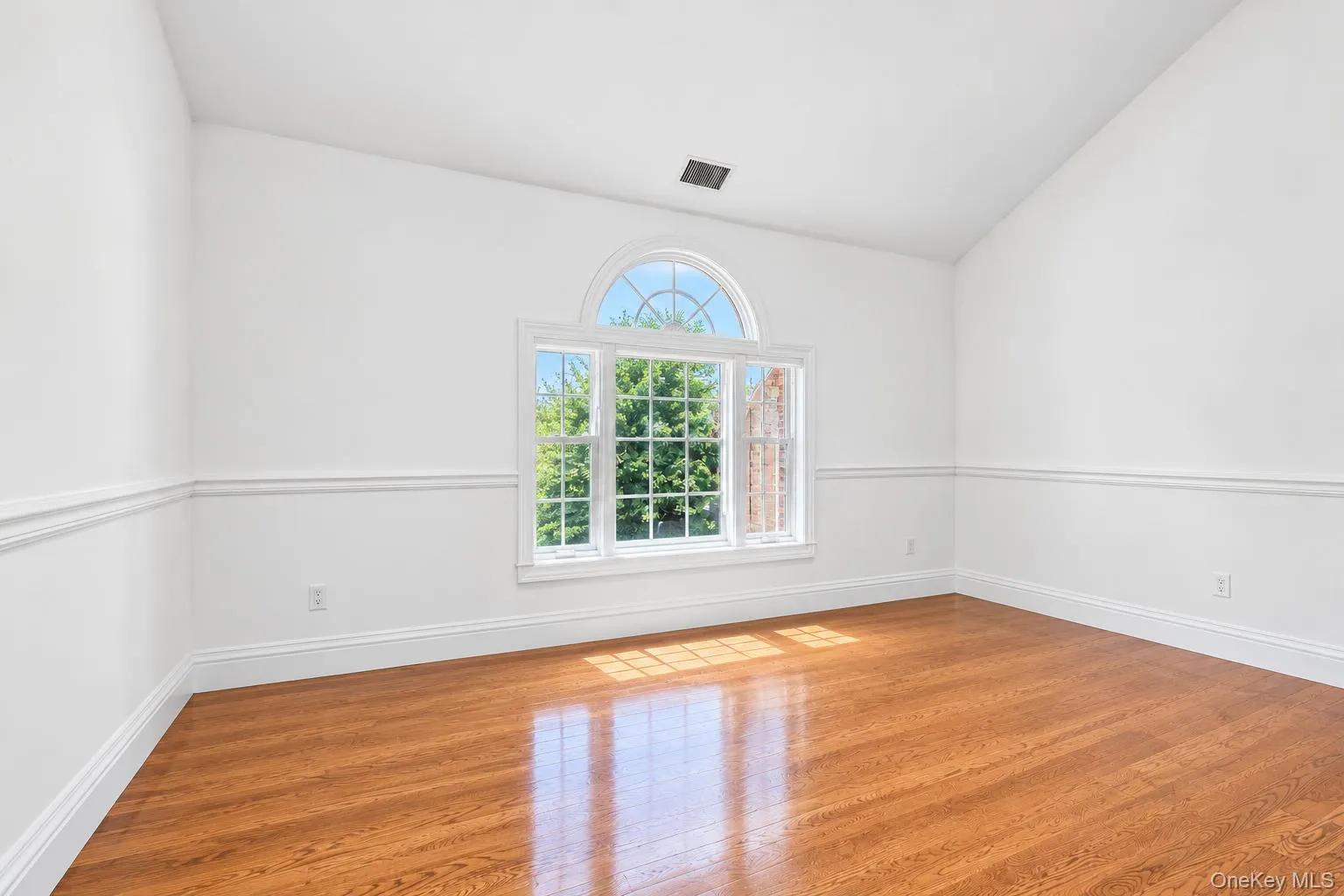 65 Threepence Drive, Huntington, NY, 6 Bedrooms Bedrooms, 11 Rooms Rooms,3 BathroomsBathrooms,Residential,For Rent,Threepence,0,1055057 65 Threepence Drive, Huntington, NY, 6 Bedrooms Bedrooms, 11 Rooms Rooms,3 BathroomsBathrooms,Residential,For Rent,Threepence,0,1055057