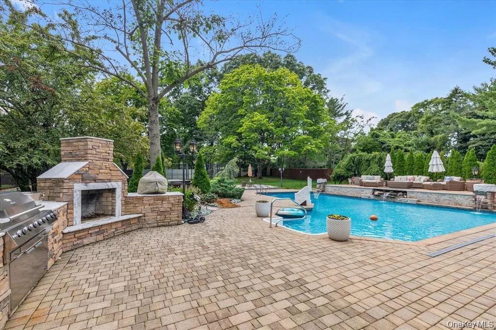 65 Threepence Drive, Huntington, NY, 6 Bedrooms Bedrooms, 11 Rooms Rooms,3 BathroomsBathrooms,Residential,For Rent,Threepence,0,1055057 65 Threepence Drive, Huntington, NY, 6 Bedrooms Bedrooms, 11 Rooms Rooms,3 BathroomsBathrooms,Residential,For Rent,Threepence,0,1055057