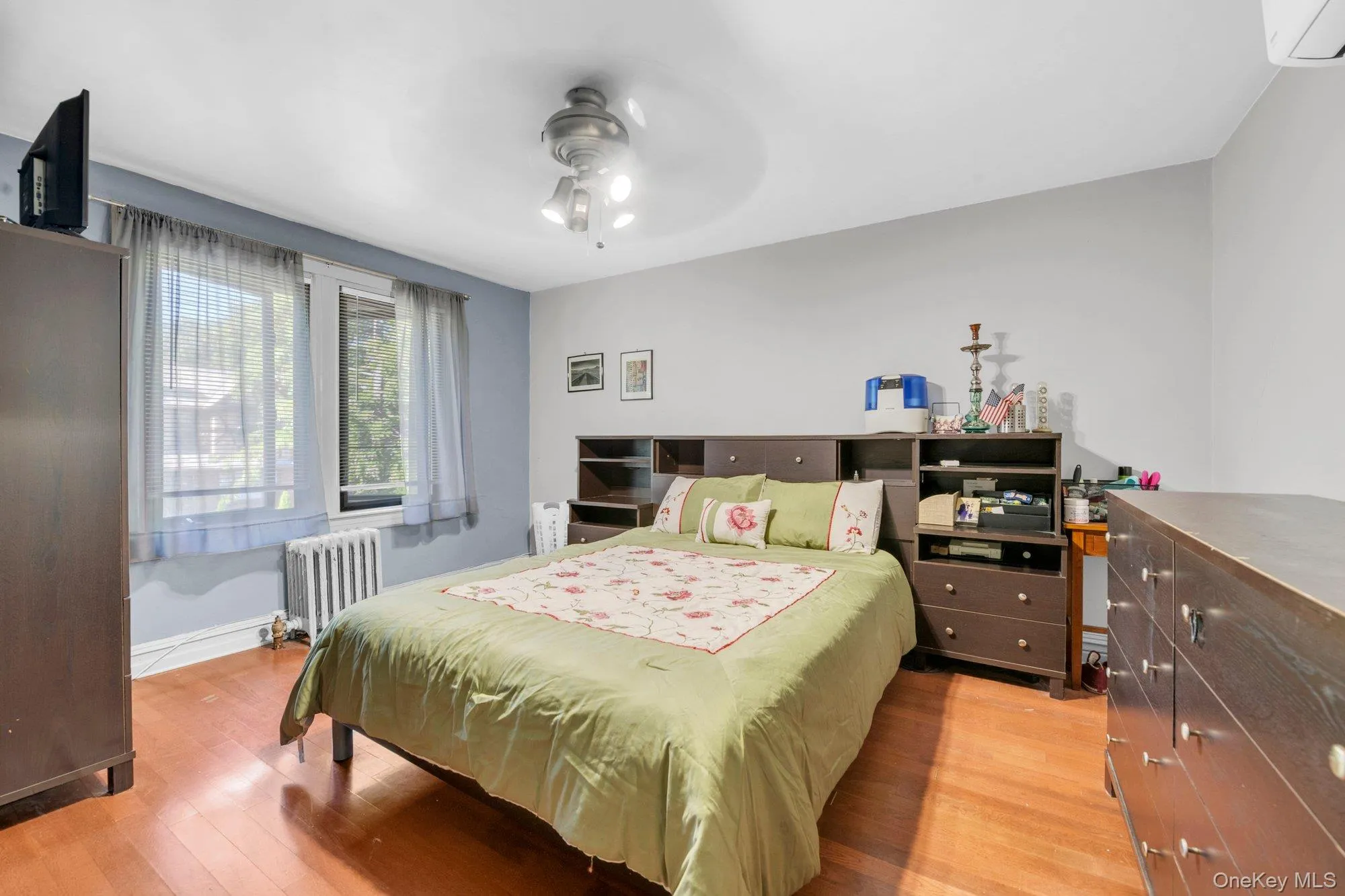 1830 Narragansett Avenue, New York, NY, 3 Bedrooms Bedrooms, 8 Rooms Rooms,1 BathroomBathrooms,Residential,For Rent,Narragansett,0,1055058 1830 Narragansett Avenue, New York, NY, 3 Bedrooms Bedrooms, 8 Rooms Rooms,1 BathroomBathrooms,Residential,For Rent,Narragansett,0,1055058
