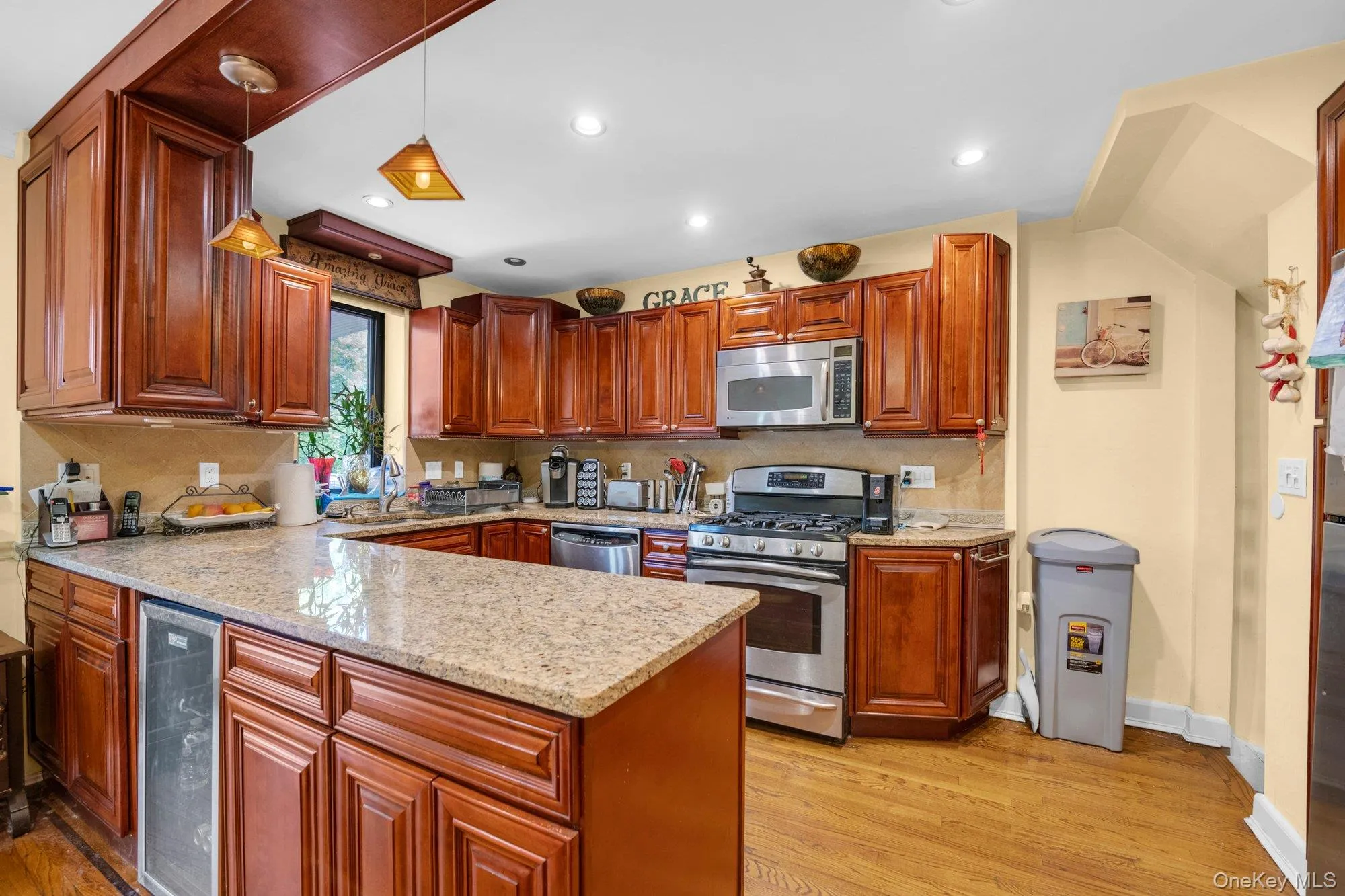 1830 Narragansett Avenue, New York, NY, 3 Bedrooms Bedrooms, 8 Rooms Rooms,1 BathroomBathrooms,Residential,For Rent,Narragansett,0,1055058 1830 Narragansett Avenue, New York, NY, 3 Bedrooms Bedrooms, 8 Rooms Rooms,1 BathroomBathrooms,Residential,For Rent,Narragansett,0,1055058