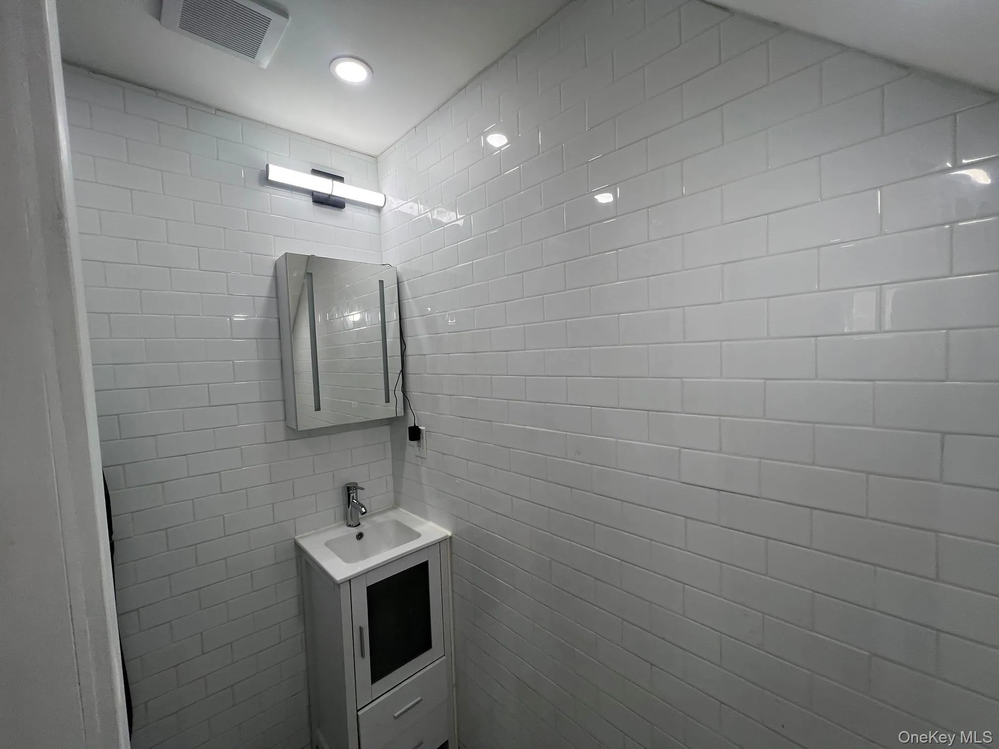 16731 109th Avenue, New York, NY, 5 Bedrooms Bedrooms, 12 Rooms Rooms,3 BathroomsBathrooms,Residential,For Rent,109th,0,1055059 16731 109th Avenue, New York, NY, 5 Bedrooms Bedrooms, 12 Rooms Rooms,3 BathroomsBathrooms,Residential,For Rent,109th,0,1055059