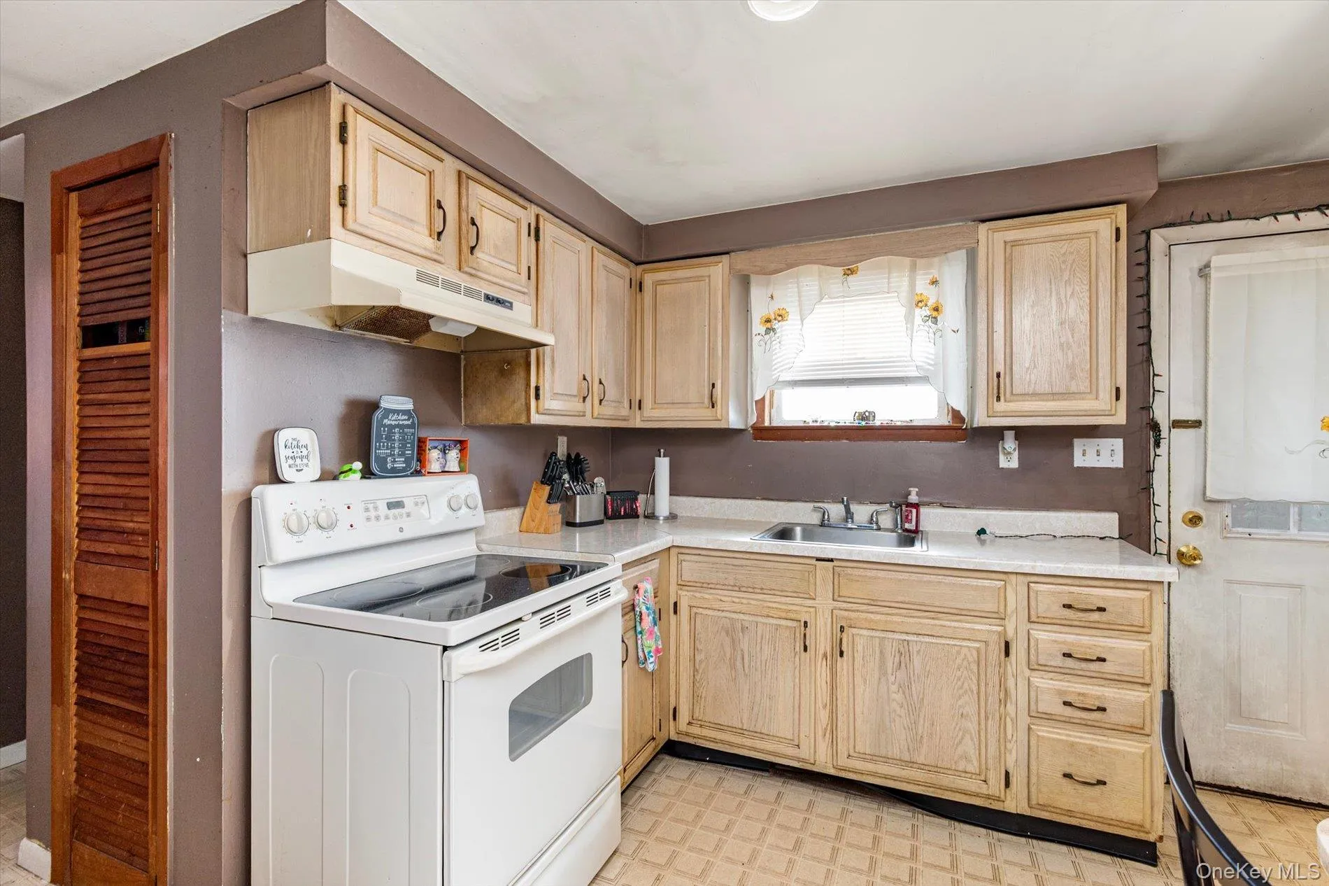 270 Old Commack Road, Smithtown, NY, 4 Bedrooms Bedrooms, 8 Rooms Rooms,3 BathroomsBathrooms,Residential,For Rent,Old Commack,0,1055060 270 Old Commack Road, Smithtown, NY, 4 Bedrooms Bedrooms, 8 Rooms Rooms,3 BathroomsBathrooms,Residential,For Rent,Old Commack,0,1055060