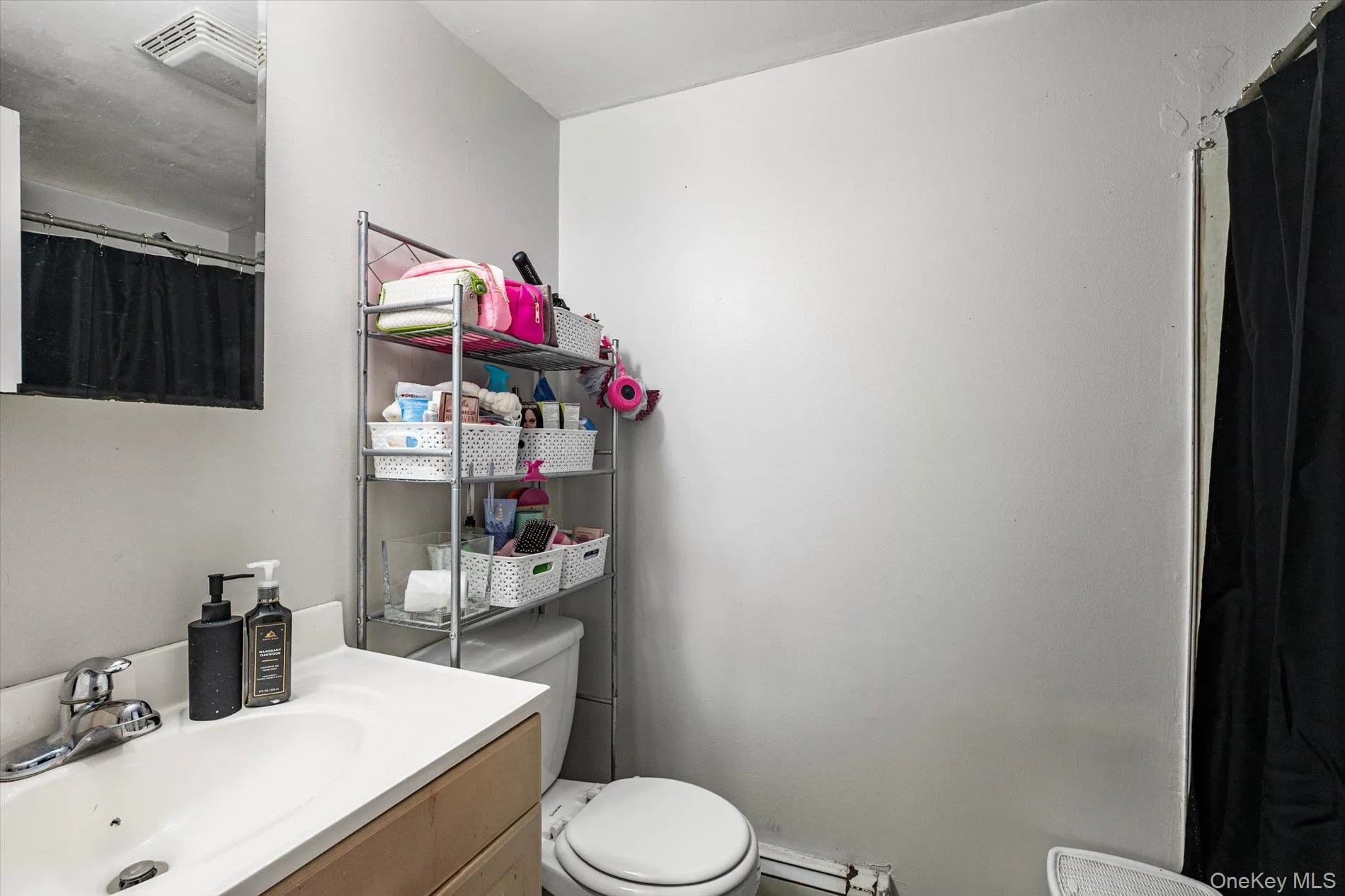 270 Old Commack Road, Smithtown, NY, 4 Bedrooms Bedrooms, 8 Rooms Rooms,3 BathroomsBathrooms,Residential,For Rent,Old Commack,0,1055060 270 Old Commack Road, Smithtown, NY, 4 Bedrooms Bedrooms, 8 Rooms Rooms,3 BathroomsBathrooms,Residential,For Rent,Old Commack,0,1055060