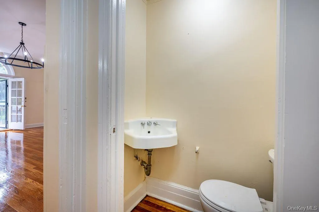 111 Broadway, Greenburgh, NY, 2 Bedroom Bedrooms, 4 Room Rooms,1 BathroomBathrooms,Residential Lease,For Rent,Broadway,0,1055069 111 Broadway, Greenburgh, NY, 2 Bedroom Bedrooms, 4 Room Rooms,1 BathroomBathrooms,Residential Lease,For Rent,Broadway,0,1055069