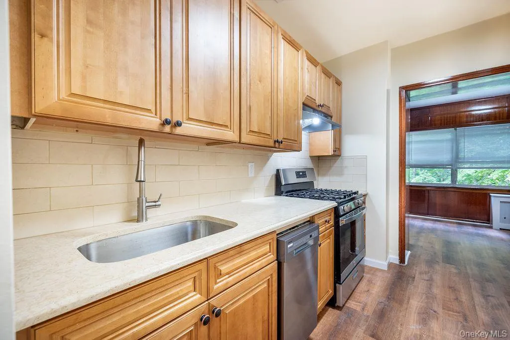 111 Broadway, Greenburgh, NY, 2 Bedroom Bedrooms, 4 Room Rooms,1 BathroomBathrooms,Residential Lease,For Rent,Broadway,0,1055069 111 Broadway, Greenburgh, NY, 2 Bedroom Bedrooms, 4 Room Rooms,1 BathroomBathrooms,Residential Lease,For Rent,Broadway,0,1055069