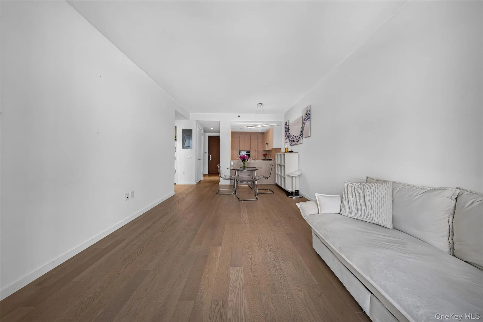 13327 39th Avenue, New York, NY, 1 Bedroom Bedrooms, 3 Rooms Rooms,1 BathroomBathrooms,Residential,For Rent,39th,0,1055084 13327 39th Avenue, New York, NY, 1 Bedroom Bedrooms, 3 Rooms Rooms,1 BathroomBathrooms,Residential,For Rent,39th,0,1055084