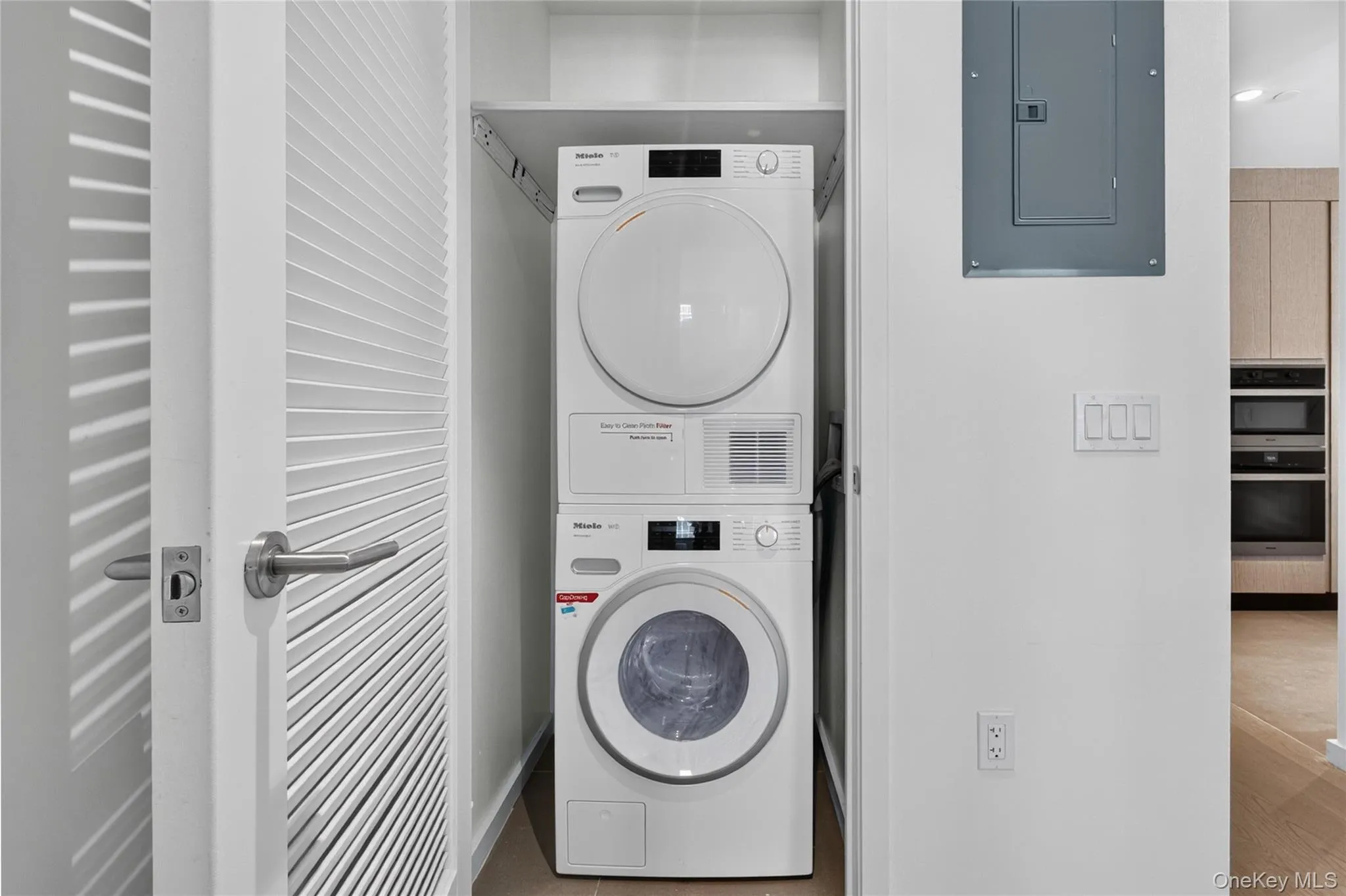 13327 39th Avenue, New York, NY, 1 Bedroom Bedrooms, 3 Rooms Rooms,1 BathroomBathrooms,Residential,For Rent,39th,0,1055084 13327 39th Avenue, New York, NY, 1 Bedroom Bedrooms, 3 Rooms Rooms,1 BathroomBathrooms,Residential,For Rent,39th,0,1055084