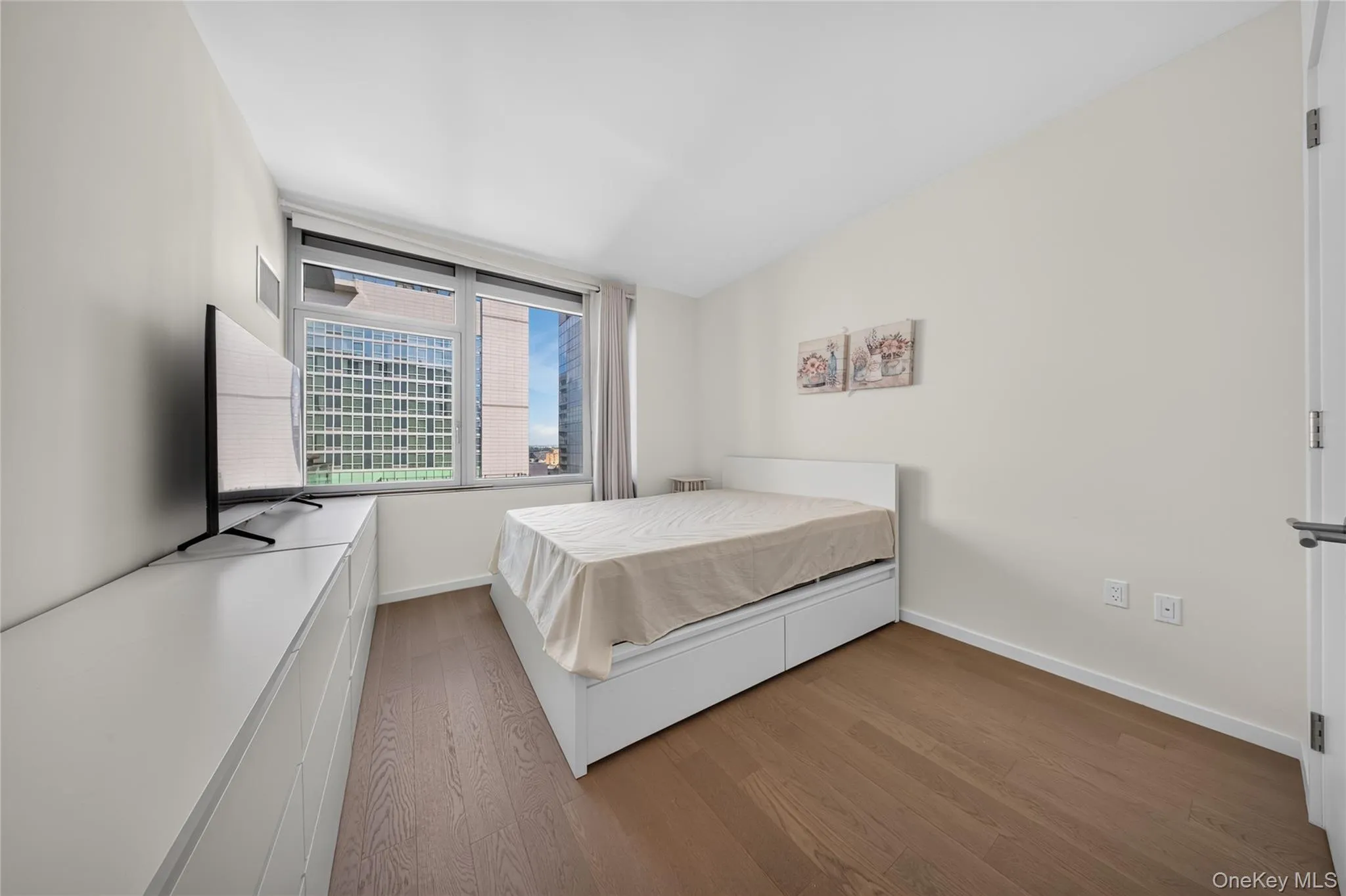 13327 39th Avenue, New York, NY, 1 Bedroom Bedrooms, 3 Rooms Rooms,1 BathroomBathrooms,Residential,For Rent,39th,0,1055084 13327 39th Avenue, New York, NY, 1 Bedroom Bedrooms, 3 Rooms Rooms,1 BathroomBathrooms,Residential,For Rent,39th,0,1055084