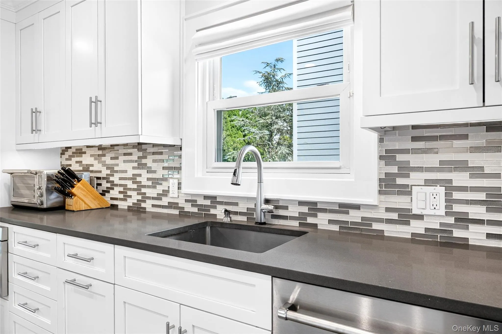 34 Smith Avenue, White Plains, NY, 4 Bedrooms Bedrooms, 7 Rooms Rooms,2 BathroomsBathrooms,Residential,For Rent,Smith,0,1055087 34 Smith Avenue, White Plains, NY, 4 Bedrooms Bedrooms, 7 Rooms Rooms,2 BathroomsBathrooms,Residential,For Rent,Smith,0,1055087
