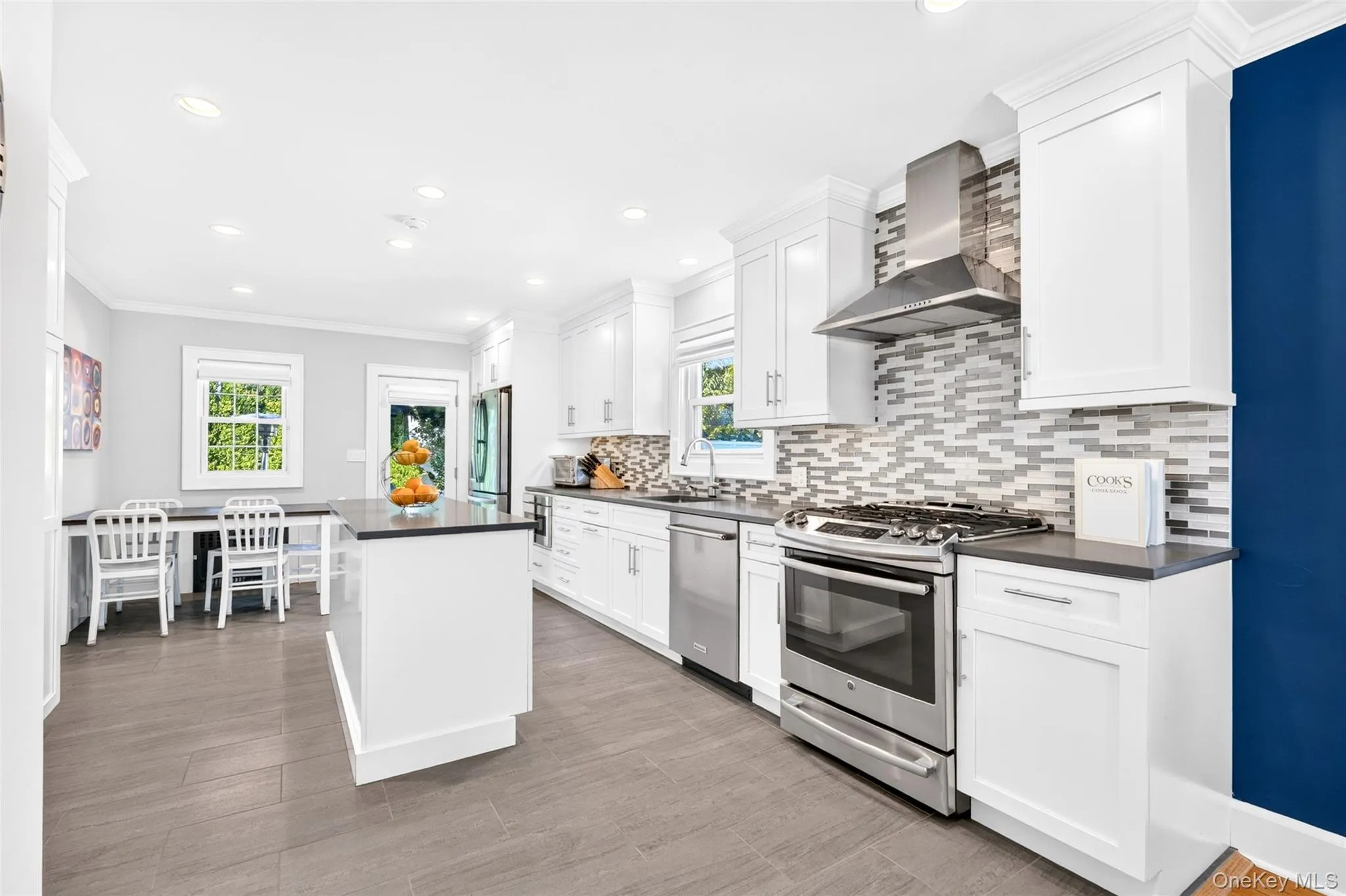 Eat in Kitchen open to dining room Eat in Kitchen open to dining room