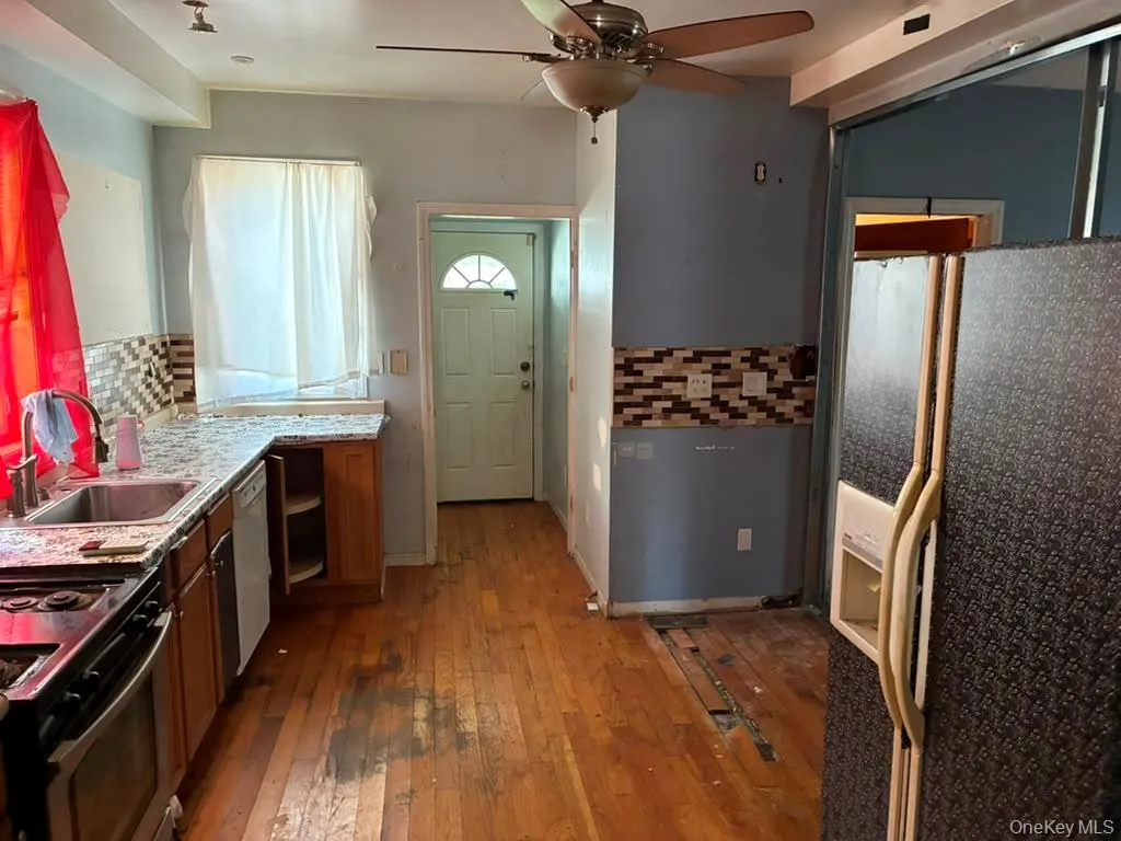 112-06 91st Avenue, New York, NY, 4 Bedrooms Bedrooms, 15 Rooms Rooms,1 BathroomBathrooms,Residential,For Rent,91st,0,1055091 112-06 91st Avenue, New York, NY, 4 Bedrooms Bedrooms, 15 Rooms Rooms,1 BathroomBathrooms,Residential,For Rent,91st,0,1055091