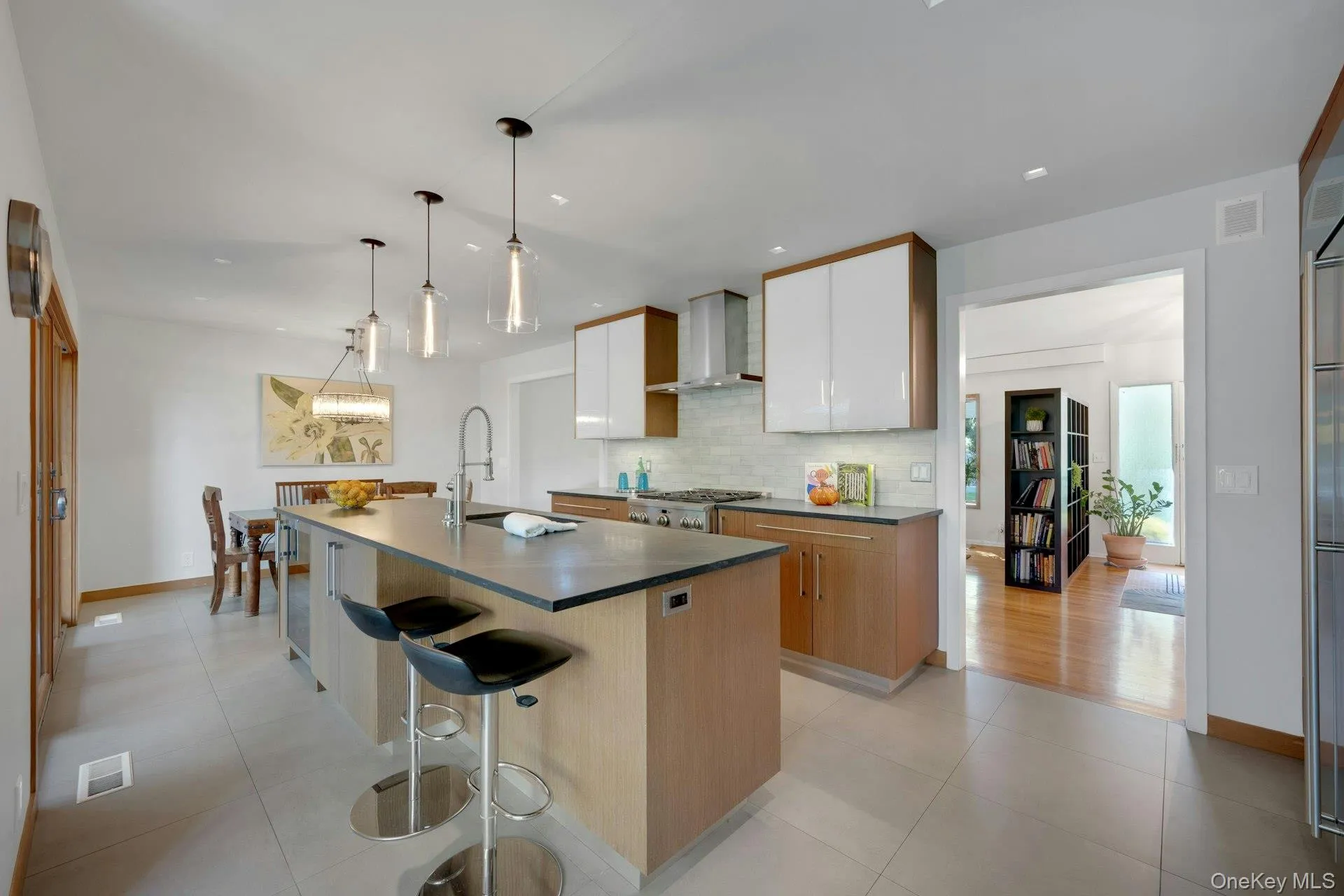 1 Leone Close, Greenburgh, NY, 4 Bedrooms Bedrooms, 11 Rooms Rooms,3 BathroomsBathrooms,Residential,For Rent,Leone,0,1055102 1 Leone Close, Greenburgh, NY, 4 Bedrooms Bedrooms, 11 Rooms Rooms,3 BathroomsBathrooms,Residential,For Rent,Leone,0,1055102