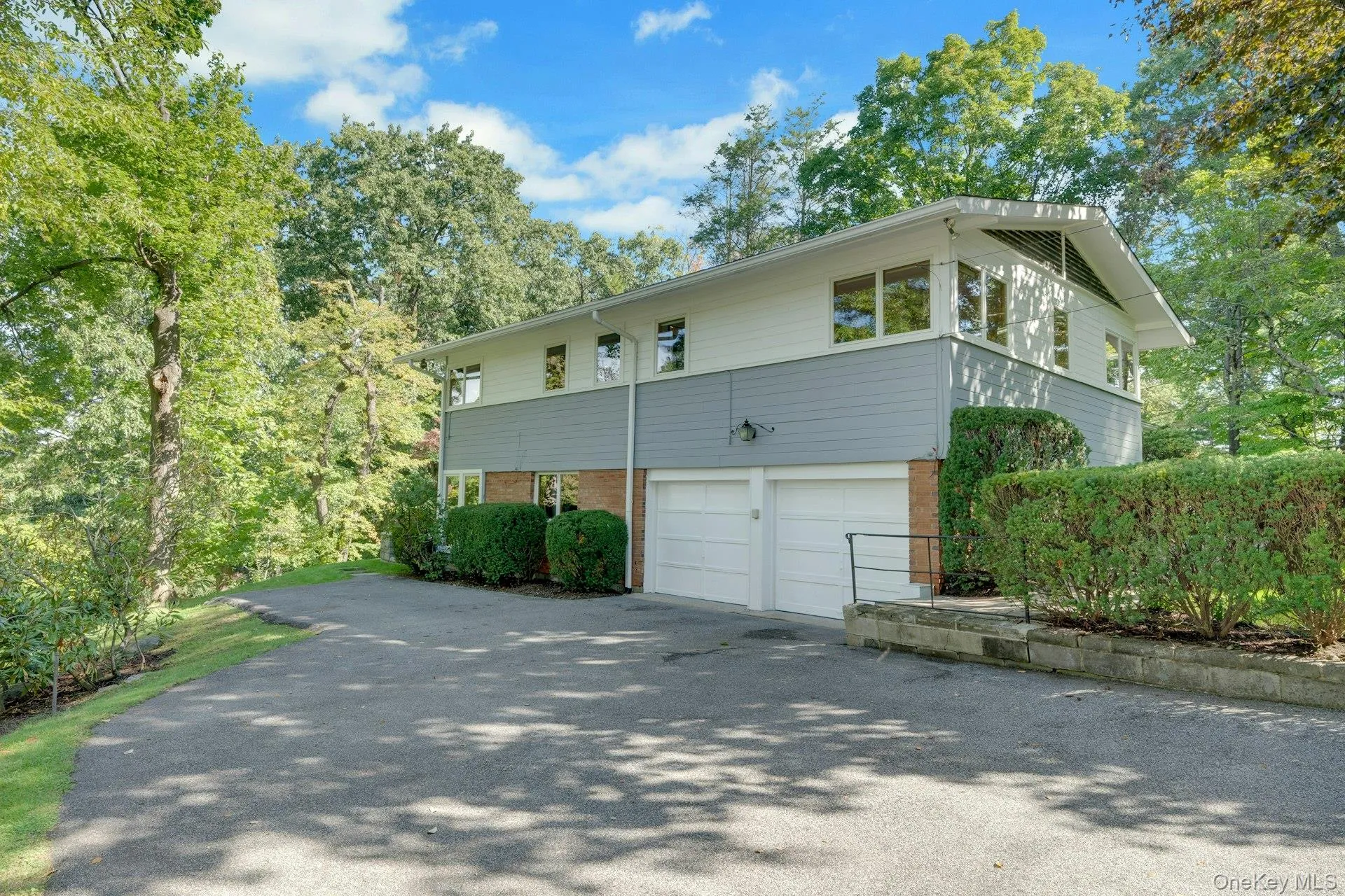 1 Leone Close, Greenburgh, NY, 4 Bedrooms Bedrooms, 11 Rooms Rooms,3 BathroomsBathrooms,Residential,For Rent,Leone,0,1055102 1 Leone Close, Greenburgh, NY, 4 Bedrooms Bedrooms, 11 Rooms Rooms,3 BathroomsBathrooms,Residential,For Rent,Leone,0,1055102