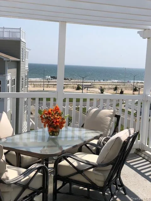 7219 Sandy Dune Way, New York, NY, 3 Bedroom Bedrooms, 10 Room Rooms,2 BathroomBathrooms,Residential Lease,For Rent,Sandy Dune,0,1055120 7219 Sandy Dune Way, New York, NY, 3 Bedroom Bedrooms, 10 Room Rooms,2 BathroomBathrooms,Residential Lease,For Rent,Sandy Dune,0,1055120