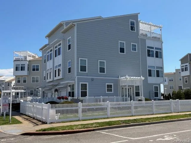 7219 Sandy Dune Way, New York, NY, 3 Bedroom Bedrooms, 10 Room Rooms,2 BathroomBathrooms,Residential Lease,For Rent,Sandy Dune,0,1055120 7219 Sandy Dune Way, New York, NY, 3 Bedroom Bedrooms, 10 Room Rooms,2 BathroomBathrooms,Residential Lease,For Rent,Sandy Dune,0,1055120