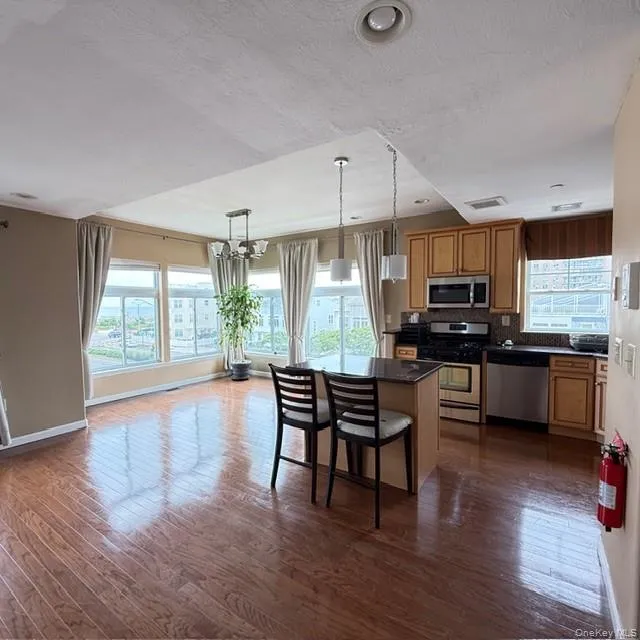 7219 Sandy Dune Way, New York, NY, 3 Bedroom Bedrooms, 10 Room Rooms,2 BathroomBathrooms,Residential Lease,For Rent,Sandy Dune,0,1055120 7219 Sandy Dune Way, New York, NY, 3 Bedroom Bedrooms, 10 Room Rooms,2 BathroomBathrooms,Residential Lease,For Rent,Sandy Dune,0,1055120