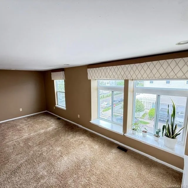 7219 Sandy Dune Way, New York, NY, 3 Bedroom Bedrooms, 10 Room Rooms,2 BathroomBathrooms,Residential Lease,For Rent,Sandy Dune,0,1055120 7219 Sandy Dune Way, New York, NY, 3 Bedroom Bedrooms, 10 Room Rooms,2 BathroomBathrooms,Residential Lease,For Rent,Sandy Dune,0,1055120