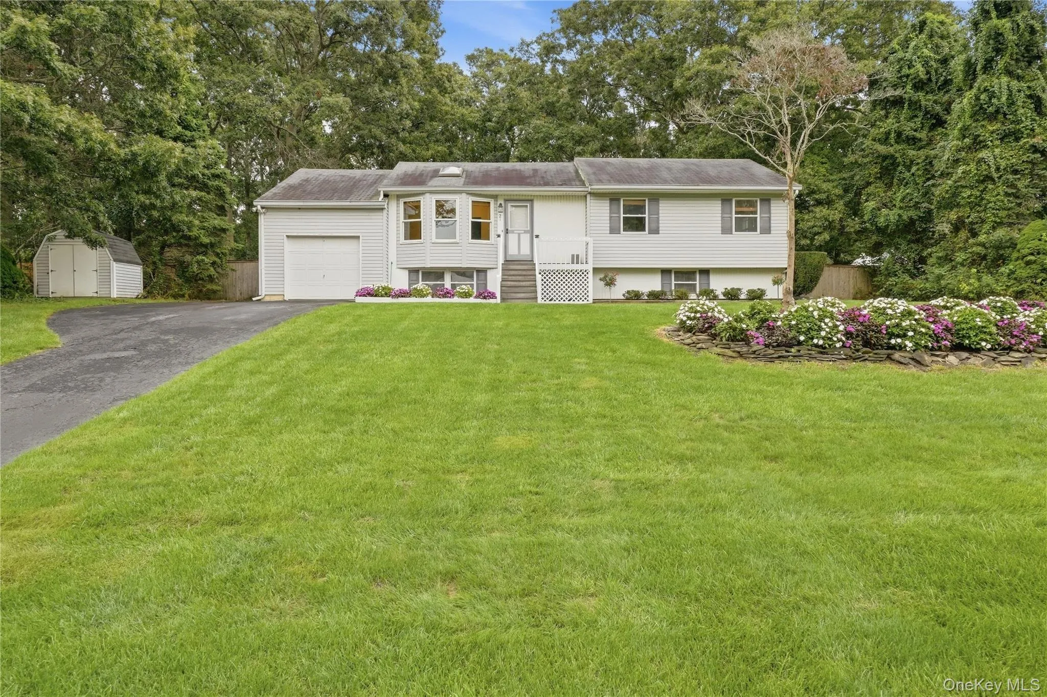 21 Lisa Court, Brookhaven, NY, 3 Bedrooms Bedrooms, 7 Rooms Rooms,2 BathroomsBathrooms,Residential,For Rent,Lisa,0,1055121 21 Lisa Court, Brookhaven, NY, 3 Bedrooms Bedrooms, 7 Rooms Rooms,2 BathroomsBathrooms,Residential,For Rent,Lisa,0,1055121