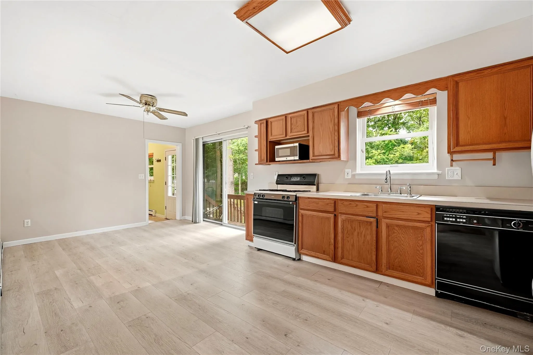 21 Lisa Court, Brookhaven, NY, 3 Bedrooms Bedrooms, 7 Rooms Rooms,2 BathroomsBathrooms,Residential,For Rent,Lisa,0,1055121 21 Lisa Court, Brookhaven, NY, 3 Bedrooms Bedrooms, 7 Rooms Rooms,2 BathroomsBathrooms,Residential,For Rent,Lisa,0,1055121