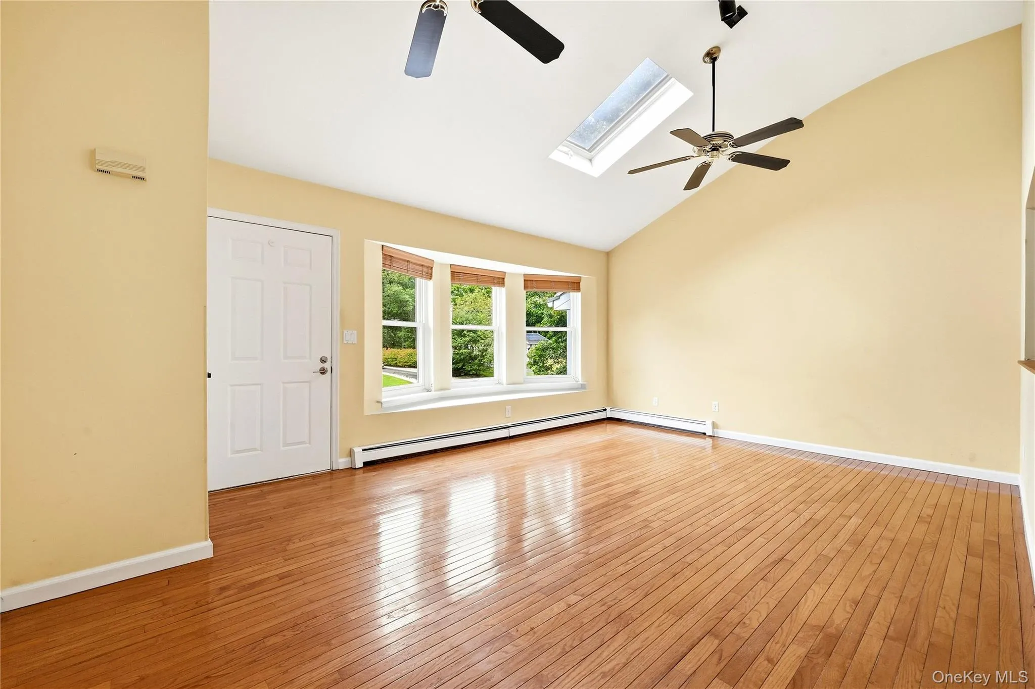 21 Lisa Court, Brookhaven, NY, 3 Bedrooms Bedrooms, 7 Rooms Rooms,2 BathroomsBathrooms,Residential,For Rent,Lisa,0,1055121 21 Lisa Court, Brookhaven, NY, 3 Bedrooms Bedrooms, 7 Rooms Rooms,2 BathroomsBathrooms,Residential,For Rent,Lisa,0,1055121