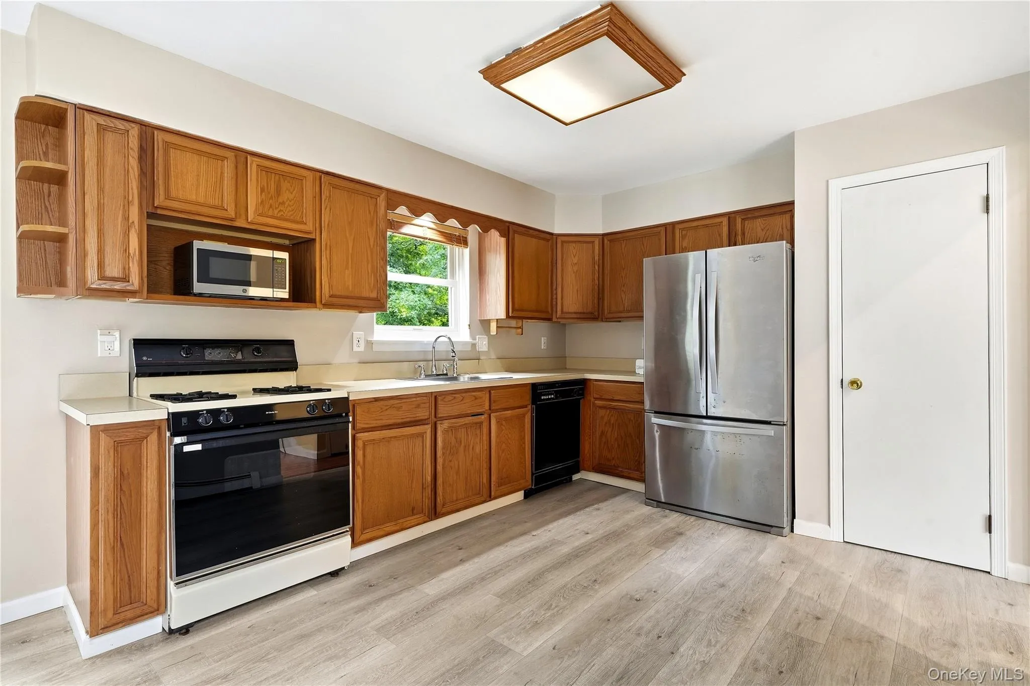 21 Lisa Court, Brookhaven, NY, 3 Bedrooms Bedrooms, 7 Rooms Rooms,2 BathroomsBathrooms,Residential,For Rent,Lisa,0,1055121 21 Lisa Court, Brookhaven, NY, 3 Bedrooms Bedrooms, 7 Rooms Rooms,2 BathroomsBathrooms,Residential,For Rent,Lisa,0,1055121