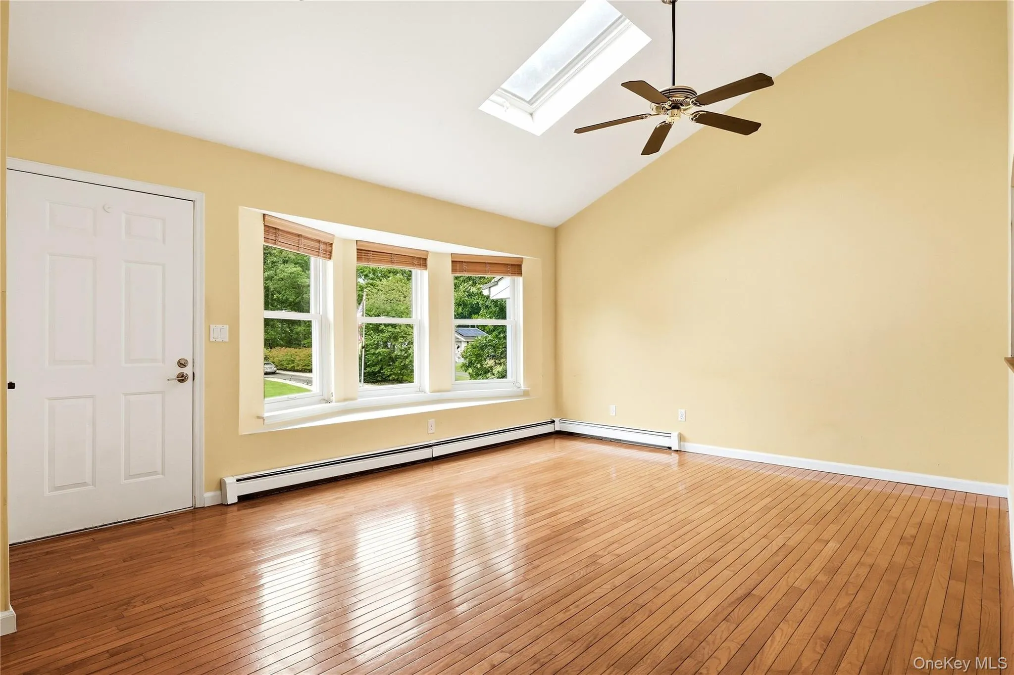 21 Lisa Court, Brookhaven, NY, 3 Bedrooms Bedrooms, 7 Rooms Rooms,2 BathroomsBathrooms,Residential,For Rent,Lisa,0,1055121 21 Lisa Court, Brookhaven, NY, 3 Bedrooms Bedrooms, 7 Rooms Rooms,2 BathroomsBathrooms,Residential,For Rent,Lisa,0,1055121