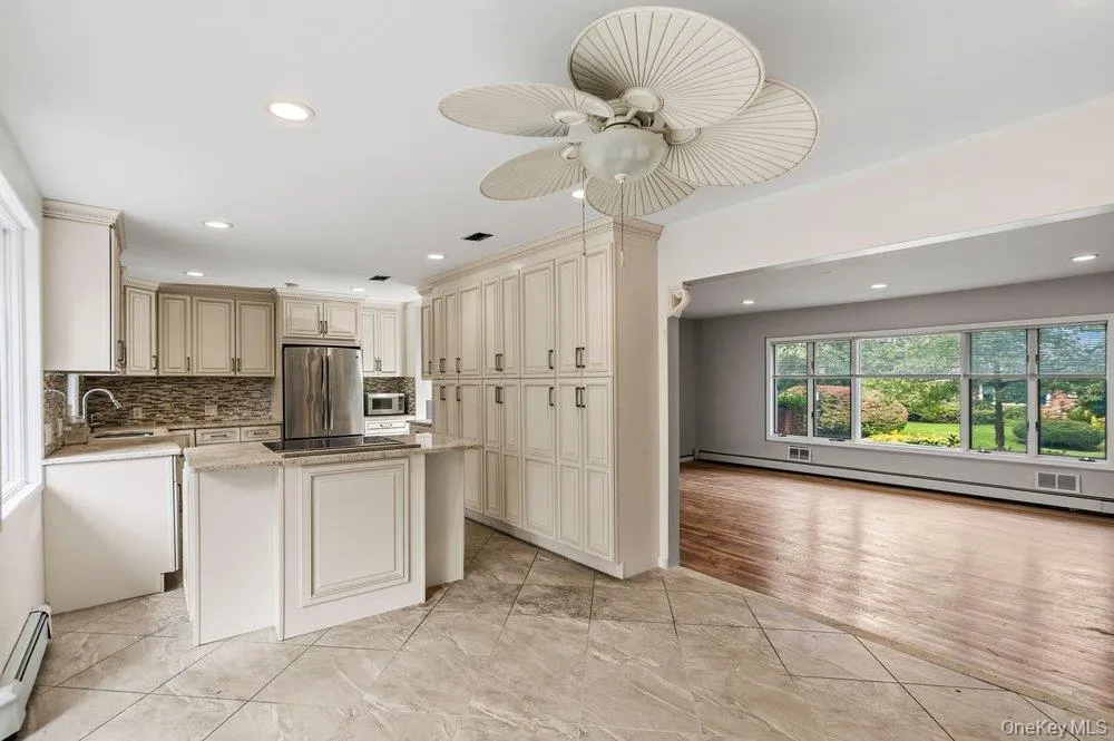 40 Pool Drive, North Hempstead, NY, 4 Bedrooms Bedrooms, 3 Rooms Rooms,3 BathroomsBathrooms,Residential Lease,For Rent,Pool,0,1055122 40 Pool Drive, North Hempstead, NY, 4 Bedrooms Bedrooms, 3 Rooms Rooms,3 BathroomsBathrooms,Residential Lease,For Rent,Pool,0,1055122