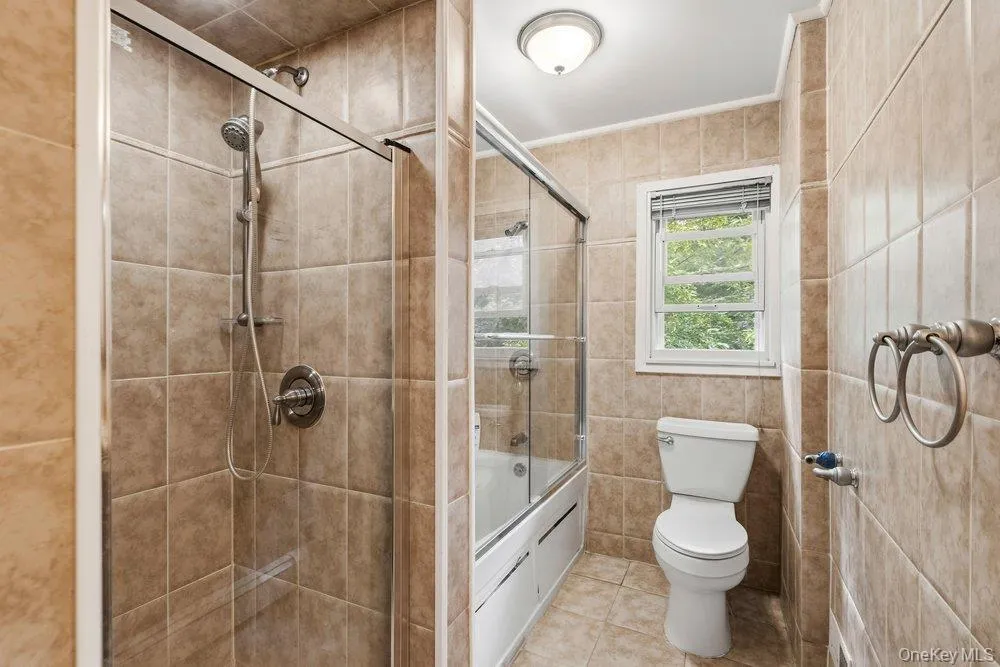 40 Pool Drive, North Hempstead, NY, 4 Bedrooms Bedrooms, 3 Rooms Rooms,3 BathroomsBathrooms,Residential Lease,For Rent,Pool,0,1055122 40 Pool Drive, North Hempstead, NY, 4 Bedrooms Bedrooms, 3 Rooms Rooms,3 BathroomsBathrooms,Residential Lease,For Rent,Pool,0,1055122