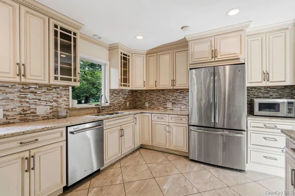 40 Pool Drive, North Hempstead, NY, 4 Bedrooms Bedrooms, 3 Rooms Rooms,3 BathroomsBathrooms,Residential Lease,For Rent,Pool,0,1055122 40 Pool Drive, North Hempstead, NY, 4 Bedrooms Bedrooms, 3 Rooms Rooms,3 BathroomsBathrooms,Residential Lease,For Rent,Pool,0,1055122