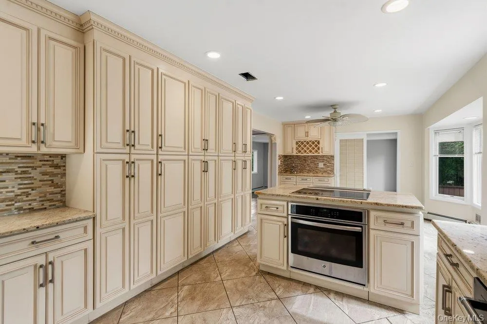 40 Pool Drive, North Hempstead, NY, 4 Bedrooms Bedrooms, 3 Rooms Rooms,3 BathroomsBathrooms,Residential Lease,For Rent,Pool,0,1055122 40 Pool Drive, North Hempstead, NY, 4 Bedrooms Bedrooms, 3 Rooms Rooms,3 BathroomsBathrooms,Residential Lease,For Rent,Pool,0,1055122