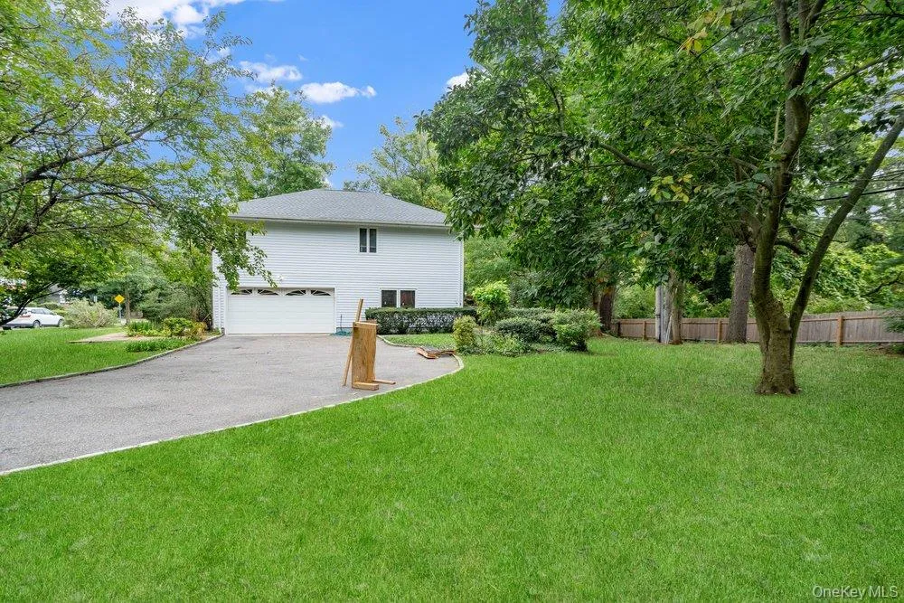 40 Pool Drive, North Hempstead, NY, 4 Bedrooms Bedrooms, 3 Rooms Rooms,3 BathroomsBathrooms,Residential Lease,For Rent,Pool,0,1055122 40 Pool Drive, North Hempstead, NY, 4 Bedrooms Bedrooms, 3 Rooms Rooms,3 BathroomsBathrooms,Residential Lease,For Rent,Pool,0,1055122