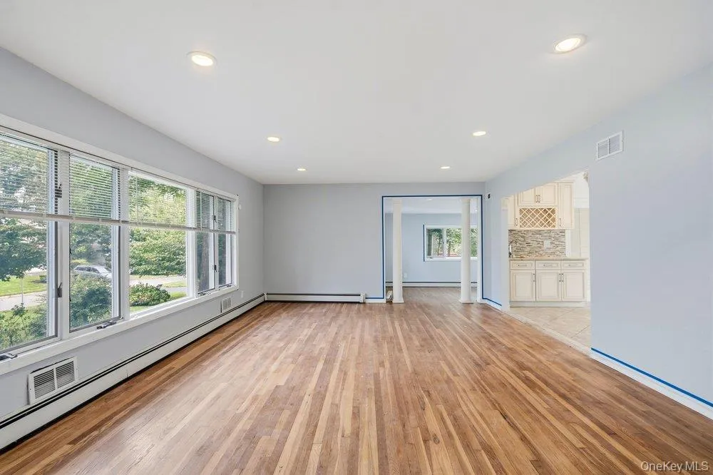 40 Pool Drive, North Hempstead, NY, 4 Bedrooms Bedrooms, 3 Rooms Rooms,3 BathroomsBathrooms,Residential Lease,For Rent,Pool,0,1055122 40 Pool Drive, North Hempstead, NY, 4 Bedrooms Bedrooms, 3 Rooms Rooms,3 BathroomsBathrooms,Residential Lease,For Rent,Pool,0,1055122