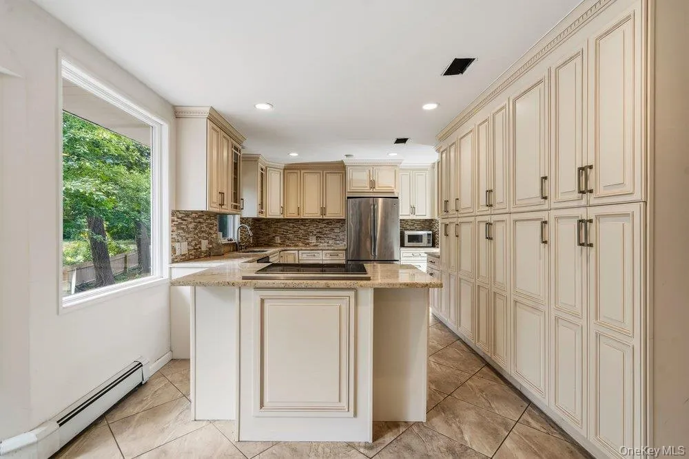 40 Pool Drive, North Hempstead, NY, 4 Bedrooms Bedrooms, 3 Rooms Rooms,3 BathroomsBathrooms,Residential Lease,For Rent,Pool,0,1055122 40 Pool Drive, North Hempstead, NY, 4 Bedrooms Bedrooms, 3 Rooms Rooms,3 BathroomsBathrooms,Residential Lease,For Rent,Pool,0,1055122