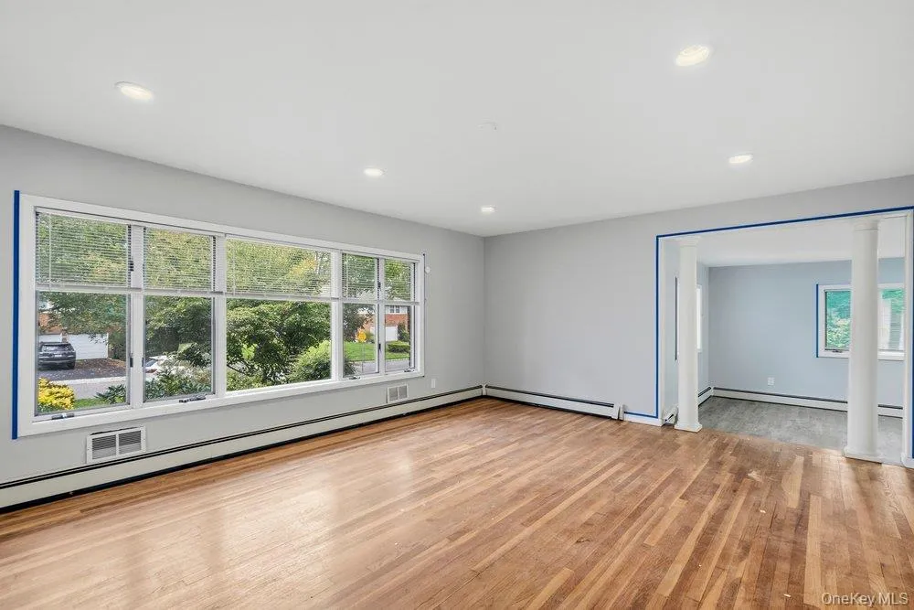 40 Pool Drive, North Hempstead, NY, 4 Bedrooms Bedrooms, 3 Rooms Rooms,3 BathroomsBathrooms,Residential Lease,For Rent,Pool,0,1055122 40 Pool Drive, North Hempstead, NY, 4 Bedrooms Bedrooms, 3 Rooms Rooms,3 BathroomsBathrooms,Residential Lease,For Rent,Pool,0,1055122