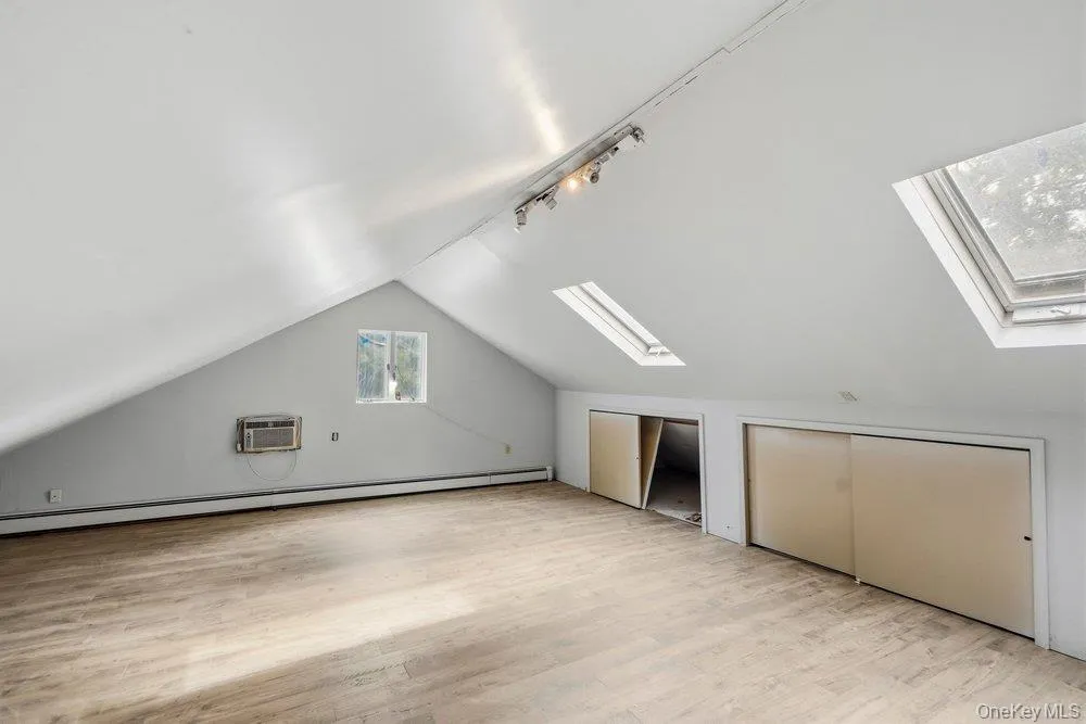 40 Pool Drive, North Hempstead, NY, 4 Bedrooms Bedrooms, 3 Rooms Rooms,3 BathroomsBathrooms,Residential Lease,For Rent,Pool,0,1055122 40 Pool Drive, North Hempstead, NY, 4 Bedrooms Bedrooms, 3 Rooms Rooms,3 BathroomsBathrooms,Residential Lease,For Rent,Pool,0,1055122