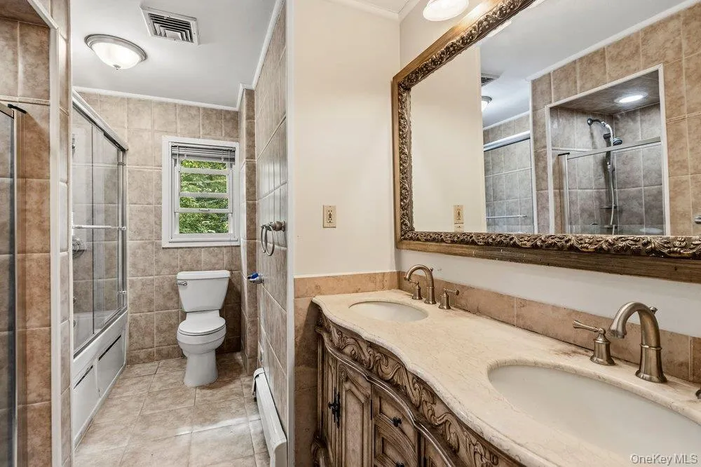 40 Pool Drive, North Hempstead, NY, 4 Bedrooms Bedrooms, 3 Rooms Rooms,3 BathroomsBathrooms,Residential Lease,For Rent,Pool,0,1055122 40 Pool Drive, North Hempstead, NY, 4 Bedrooms Bedrooms, 3 Rooms Rooms,3 BathroomsBathrooms,Residential Lease,For Rent,Pool,0,1055122