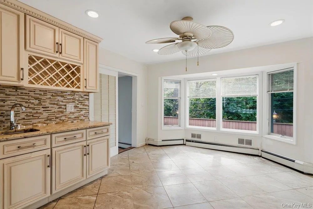 40 Pool Drive, North Hempstead, NY, 4 Bedrooms Bedrooms, 3 Rooms Rooms,3 BathroomsBathrooms,Residential Lease,For Rent,Pool,0,1055122 40 Pool Drive, North Hempstead, NY, 4 Bedrooms Bedrooms, 3 Rooms Rooms,3 BathroomsBathrooms,Residential Lease,For Rent,Pool,0,1055122
