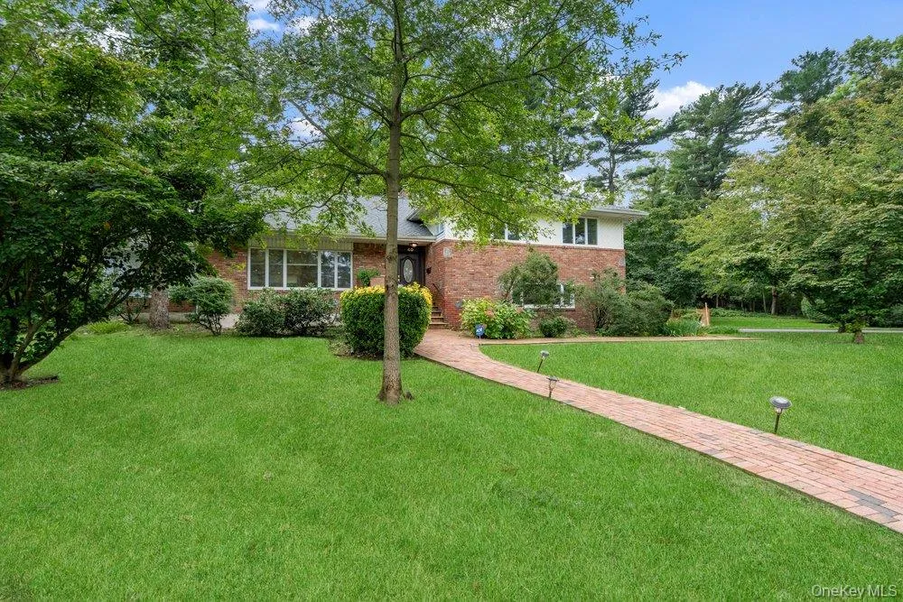 40 Pool Drive, North Hempstead, NY, 4 Bedrooms Bedrooms, 3 Rooms Rooms,3 BathroomsBathrooms,Residential Lease,For Rent,Pool,0,1055122 40 Pool Drive, North Hempstead, NY, 4 Bedrooms Bedrooms, 3 Rooms Rooms,3 BathroomsBathrooms,Residential Lease,For Rent,Pool,0,1055122