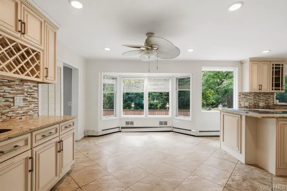 40 Pool Drive, North Hempstead, NY, 4 Bedrooms Bedrooms, 3 Rooms Rooms,3 BathroomsBathrooms,Residential Lease,For Rent,Pool,0,1055122 40 Pool Drive, North Hempstead, NY, 4 Bedrooms Bedrooms, 3 Rooms Rooms,3 BathroomsBathrooms,Residential Lease,For Rent,Pool,0,1055122