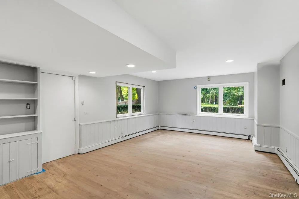 40 Pool Drive, North Hempstead, NY, 4 Bedrooms Bedrooms, 3 Rooms Rooms,3 BathroomsBathrooms,Residential Lease,For Rent,Pool,0,1055122 40 Pool Drive, North Hempstead, NY, 4 Bedrooms Bedrooms, 3 Rooms Rooms,3 BathroomsBathrooms,Residential Lease,For Rent,Pool,0,1055122