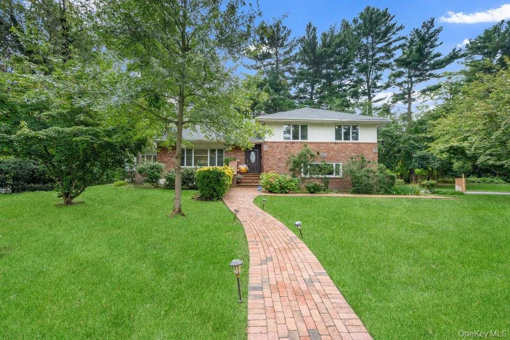 40 Pool Drive, North Hempstead, NY, 4 Bedrooms Bedrooms, 3 Rooms Rooms,3 BathroomsBathrooms,Residential Lease,For Rent,Pool,0,1055122 40 Pool Drive, North Hempstead, NY, 4 Bedrooms Bedrooms, 3 Rooms Rooms,3 BathroomsBathrooms,Residential Lease,For Rent,Pool,0,1055122