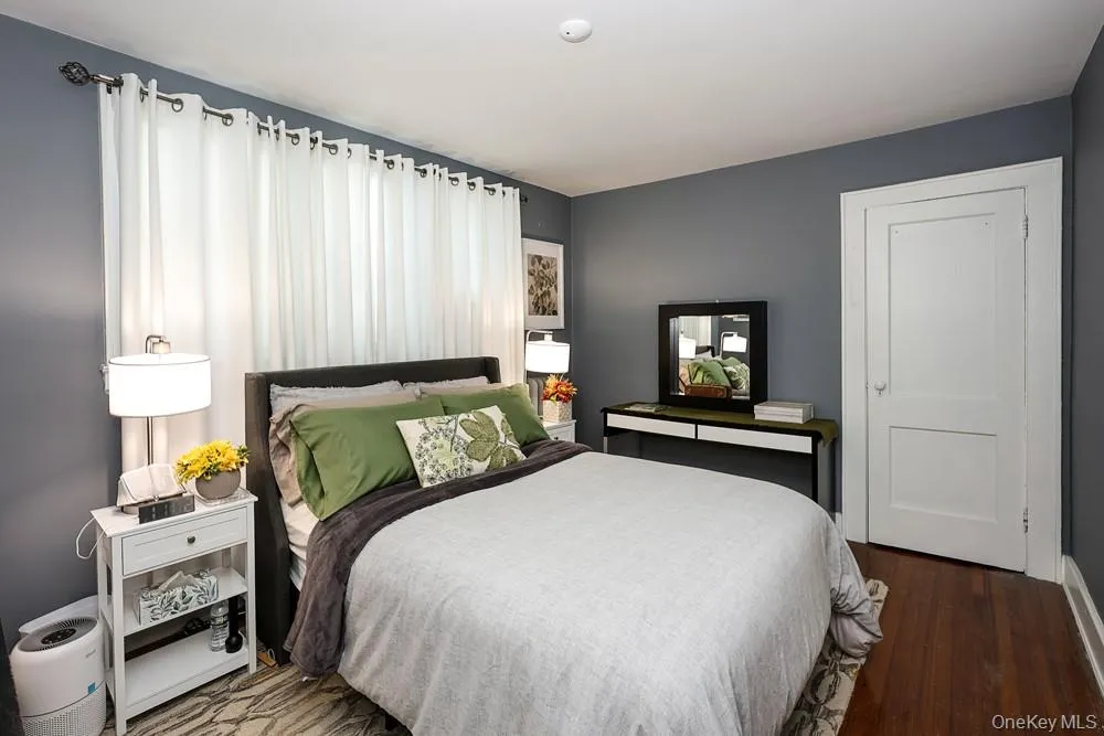 88-38 197th Street, New York, NY, 2 Bedrooms Bedrooms, 5 Rooms Rooms,2 BathroomsBathrooms,Residential,For Rent,197th,0,1055128 88-38 197th Street, New York, NY, 2 Bedrooms Bedrooms, 5 Rooms Rooms,2 BathroomsBathrooms,Residential,For Rent,197th,0,1055128