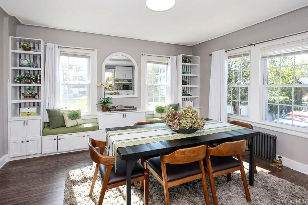 88-38 197th Street, New York, NY, 2 Bedrooms Bedrooms, 5 Rooms Rooms,2 BathroomsBathrooms,Residential,For Rent,197th,0,1055128 88-38 197th Street, New York, NY, 2 Bedrooms Bedrooms, 5 Rooms Rooms,2 BathroomsBathrooms,Residential,For Rent,197th,0,1055128