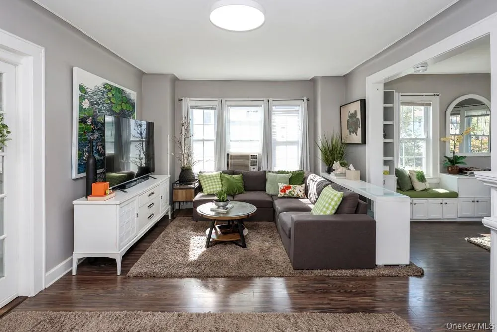 88-38 197th Street, New York, NY, 2 Bedrooms Bedrooms, 5 Rooms Rooms,2 BathroomsBathrooms,Residential,For Rent,197th,0,1055128 88-38 197th Street, New York, NY, 2 Bedrooms Bedrooms, 5 Rooms Rooms,2 BathroomsBathrooms,Residential,For Rent,197th,0,1055128