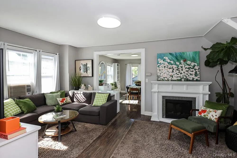 88-38 197th Street, New York, NY, 2 Bedrooms Bedrooms, 5 Rooms Rooms,2 BathroomsBathrooms,Residential,For Rent,197th,0,1055128 88-38 197th Street, New York, NY, 2 Bedrooms Bedrooms, 5 Rooms Rooms,2 BathroomsBathrooms,Residential,For Rent,197th,0,1055128