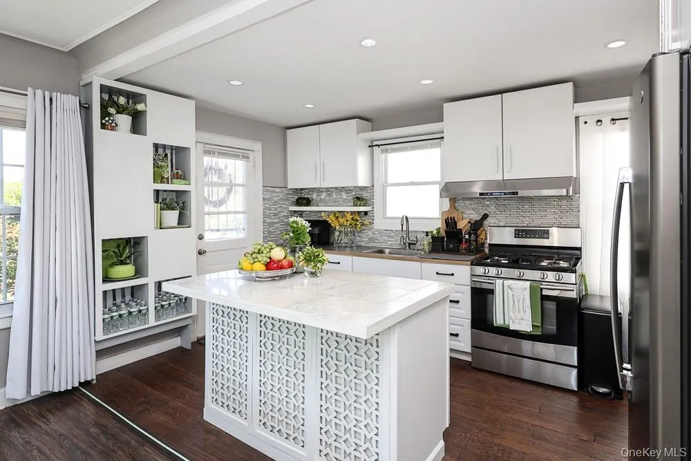 88-38 197th Street, New York, NY, 2 Bedrooms Bedrooms, 5 Rooms Rooms,2 BathroomsBathrooms,Residential,For Rent,197th,0,1055128 88-38 197th Street, New York, NY, 2 Bedrooms Bedrooms, 5 Rooms Rooms,2 BathroomsBathrooms,Residential,For Rent,197th,0,1055128