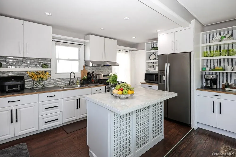 88-38 197th Street, New York, NY, 2 Bedrooms Bedrooms, 5 Rooms Rooms,2 BathroomsBathrooms,Residential,For Rent,197th,0,1055128 88-38 197th Street, New York, NY, 2 Bedrooms Bedrooms, 5 Rooms Rooms,2 BathroomsBathrooms,Residential,For Rent,197th,0,1055128