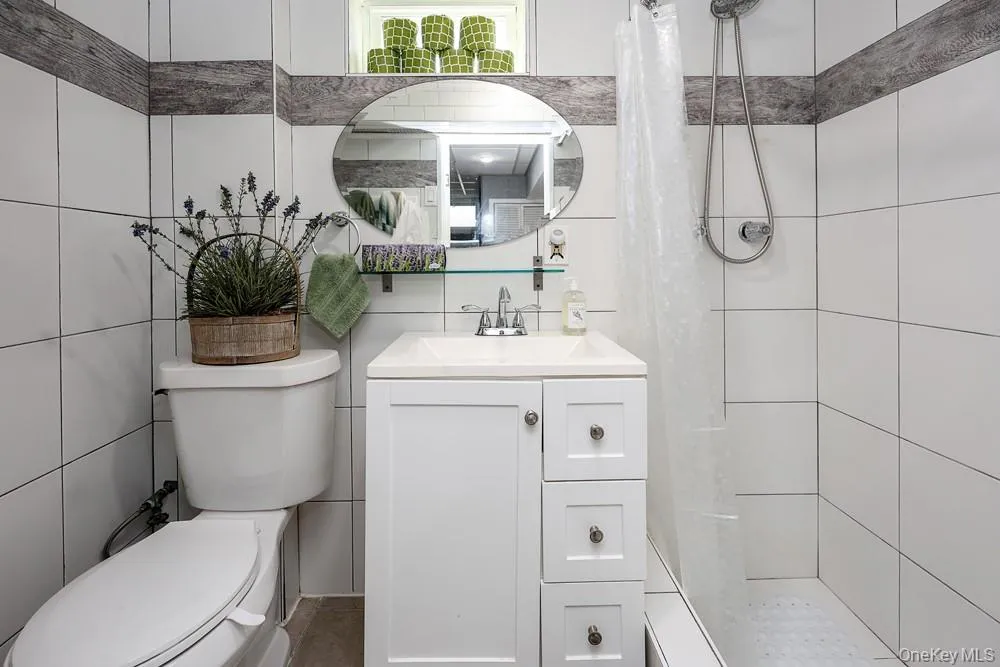 88-38 197th Street, New York, NY, 2 Bedrooms Bedrooms, 5 Rooms Rooms,2 BathroomsBathrooms,Residential,For Rent,197th,0,1055128 88-38 197th Street, New York, NY, 2 Bedrooms Bedrooms, 5 Rooms Rooms,2 BathroomsBathrooms,Residential,For Rent,197th,0,1055128