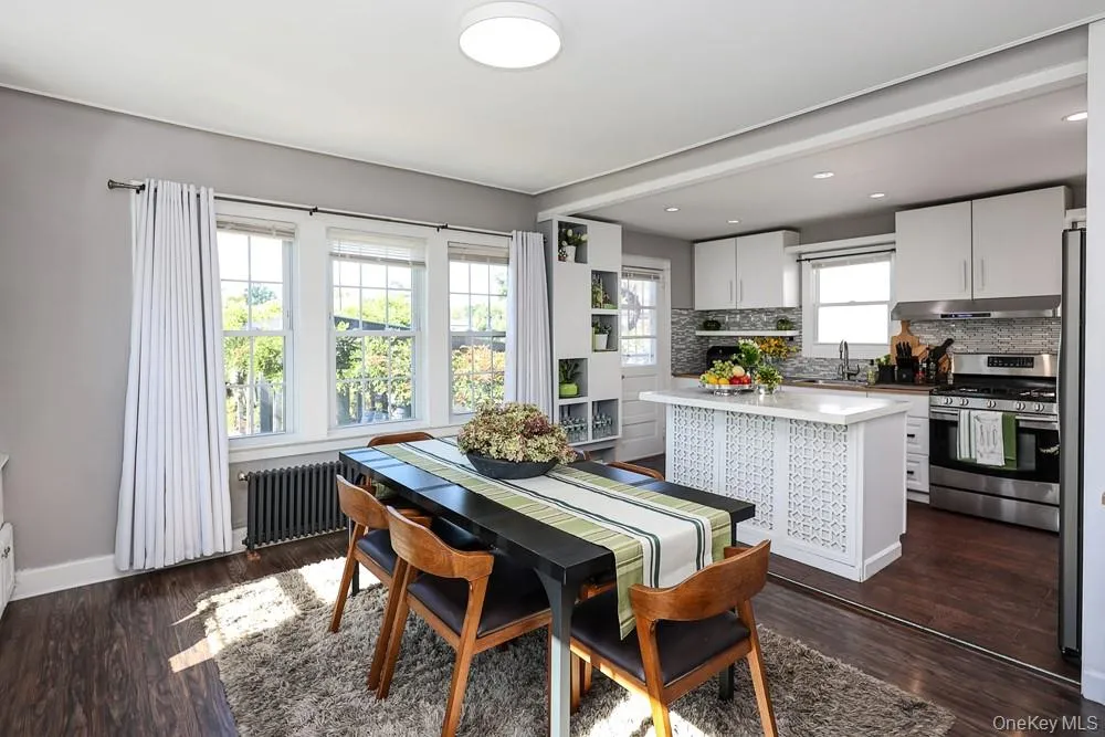 88-38 197th Street, New York, NY, 2 Bedrooms Bedrooms, 5 Rooms Rooms,2 BathroomsBathrooms,Residential,For Rent,197th,0,1055128 88-38 197th Street, New York, NY, 2 Bedrooms Bedrooms, 5 Rooms Rooms,2 BathroomsBathrooms,Residential,For Rent,197th,0,1055128
